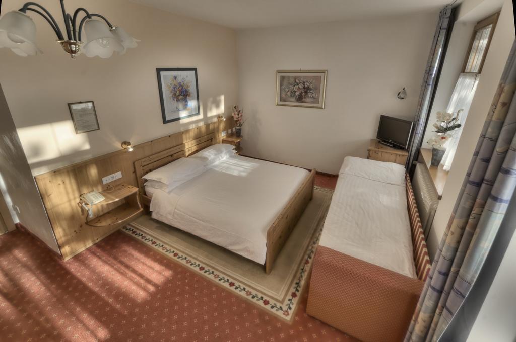 ברסאנונה Hotel Waldheim Belvedere מראה חיצוני תמונה